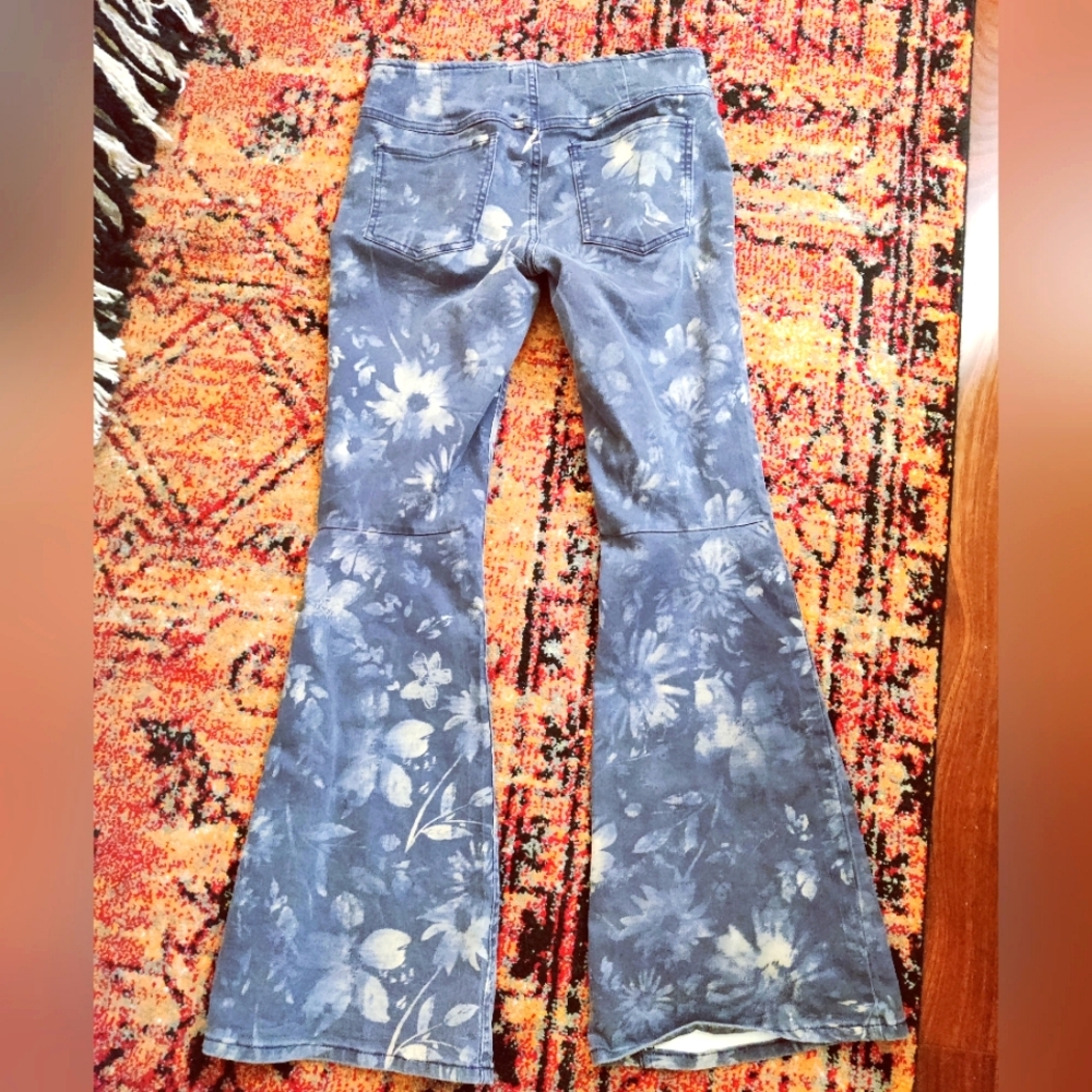 Floral Print Flare Jeans - Navy - Picture 3 of 9